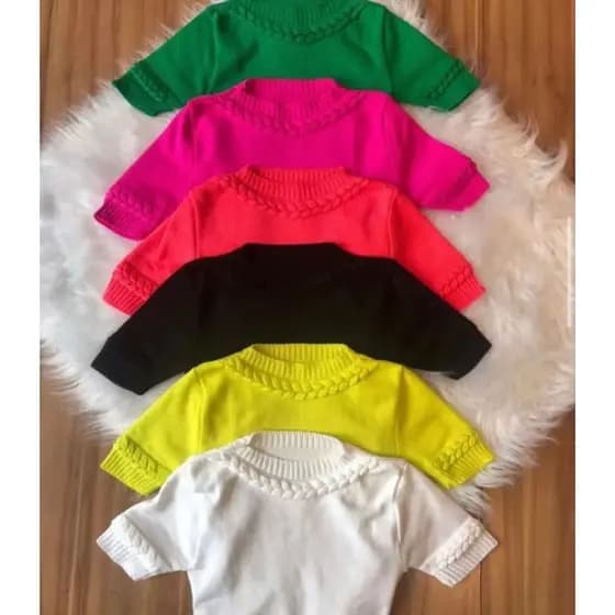 Blusa cropped verao tricot manga curta modal trancada na gola e manga