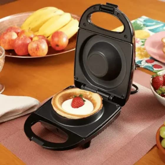 Máquina De Fazer Waffle Panqueca Antiaderente Panela Elétrica 520W Preto 127V compacta e doméstica mini waffles bowl