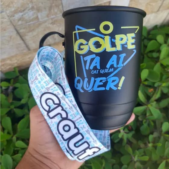 Caneca personalizada com tirante - Caneca de aluminio personalizada - Tirante Personalizado - Aluminío 400ml - 500ml - 850ml / O golpe ta ai cai quem quer