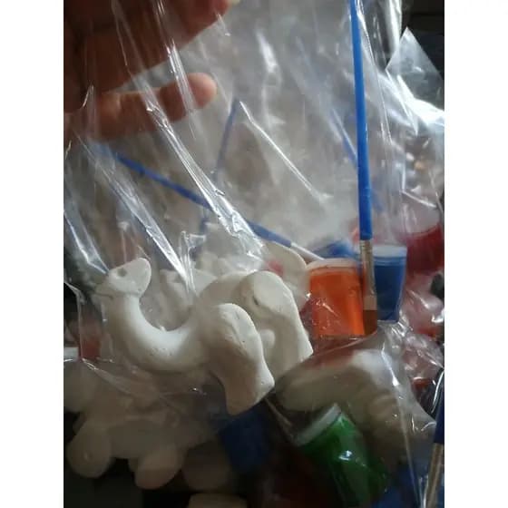 Lembrança Kit Pintura dinossauros funny com 1 dinossauro, 2tintas e 1 pincel com 40 lembranças de aniversário