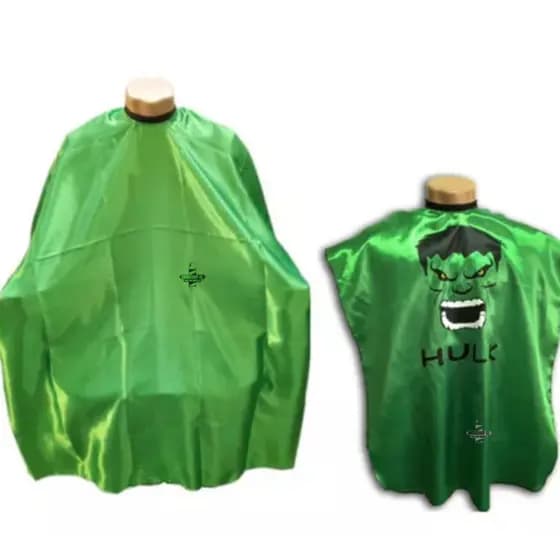 Kit Com Capa Adulta Para Cortar Cabelo e Capa Infantil Super Heróis