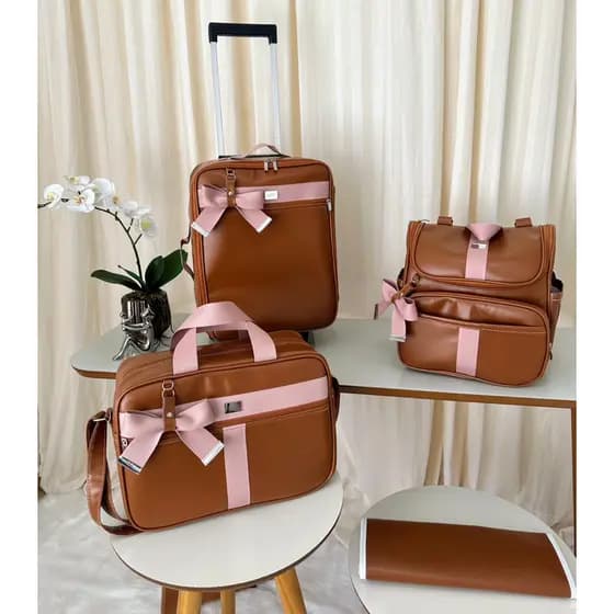 kit de bolsas de maternidade com mala de rodinha e mochila 2 em um caramelo com faixa rosê