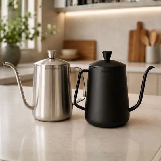 Bule Inox Escovado Bico Fino 600 Ml Com Tampa Leiteira Profissional Aço Inoxidável Antiferrugem