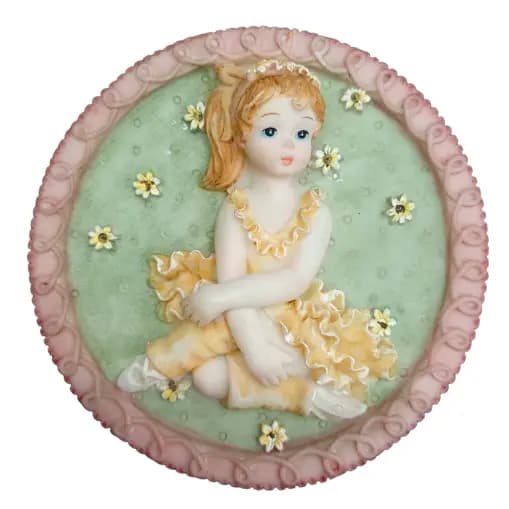 Antiga Estatueta de Bailarina de Resina para Pendurar na Parede