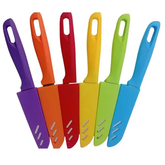 Kit de 6 Facas Coloridas com Protetor - Transforme Sua Cozinha com Estilo e Praticidade!