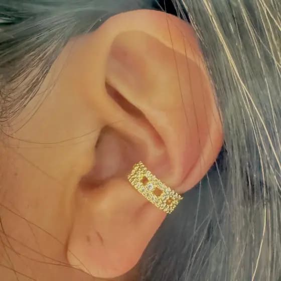 🌟Piercing Conch Zeus | Aço Cirúrgico Folheado Antialérgico | Conforto e Durabilidade (ONP1519) 👂