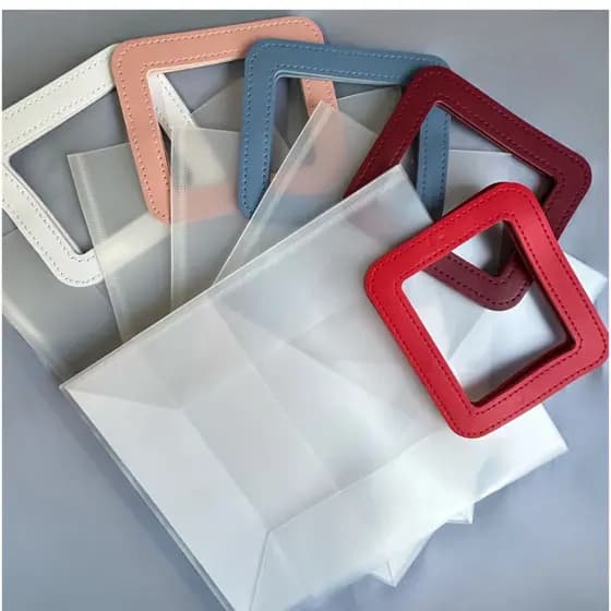 Kit 06 ou 12 Embalagem para Presente 27x12x23cm Lembrancinha Sacola Transparente Fosco Impermeável Alça Quadrada em Cour