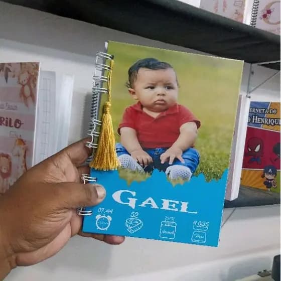 CADERNETA INFANTIL COM FOTO (CAPA DURA)