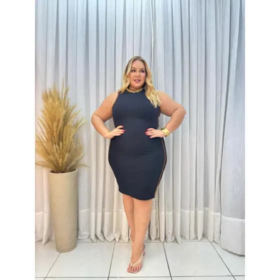 Vestido Feminino Plus Size Malha Canelada Preto com Detalhe Lateral Modelagem Justa Elegante