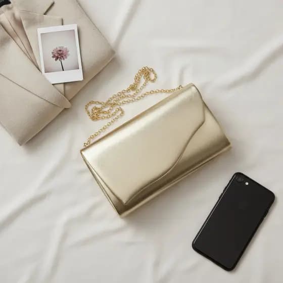 Bolsa Feminina Clutch Tampa Ondulada com Alça Corrente Dourada Elegante Festa