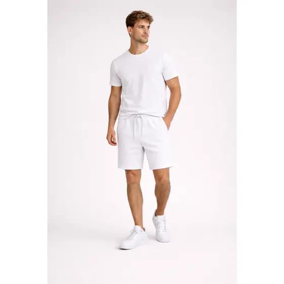 Bermuda Casual Masculina em Malha Confortável com Bolsos Funcionais e Modelagem Padrão