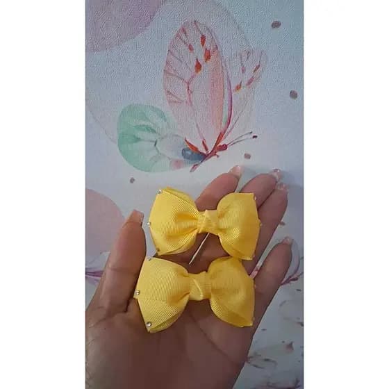 🎀 Laço Infantil Boutique Amarelo com Mini Strass