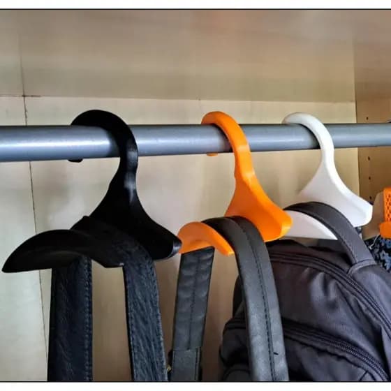 Cabide para Bolsas e Mochilas Compacto no Guarda Roupa