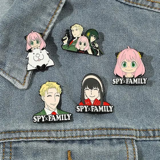 Broches de metal da Spy x Family, emblemas dos personagens Anya, Twilight, Yor, acessórios para roupas e bolsas.