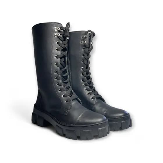 Bota feminina Cano Alto Militar Sola Tratorada Com Zíper Rock Preta Com Cadarço Rockeira