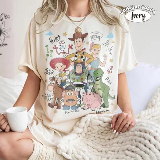Camiseta 100% Algodão Unissex Adulto e Infantil Filme Desenho Toy Story Turma Reunida Com os Nomes