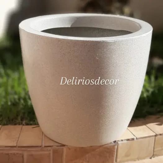 Vaso de Planta Decorativo Reciclável em Polietileno, Redondo Cone liso B96