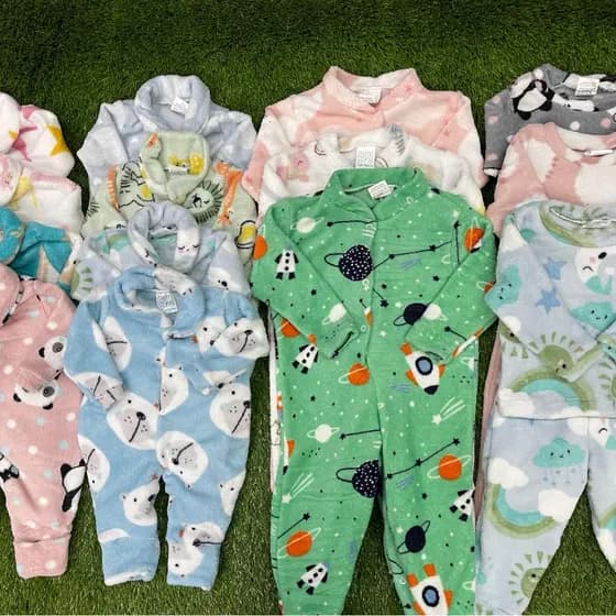 Macacão longo (a unidade) em soft fleece premium para bebê estampa sortida, maternidade, enxoval