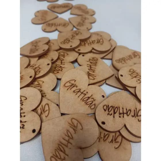 LEMBRANCINHA CORAÇÃO DE MDF PARA CHAVEIRO (VÁRIOS KITS)