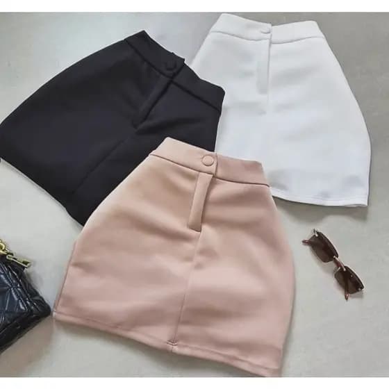 Short Saia Neoprene Feminino com botão