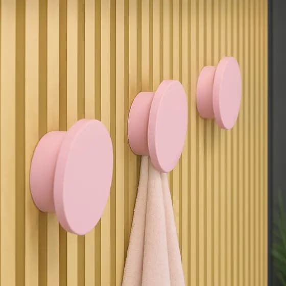 Kit Porta Toalha Pendurador Banheiro Com Fita Adesiva Rosa
