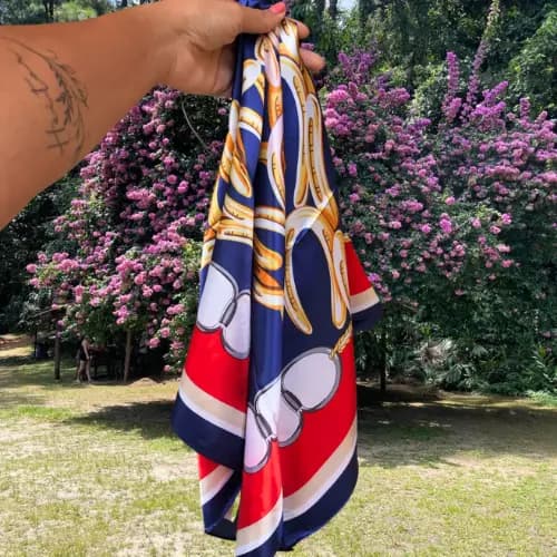 Lenço Cetim Bandana Cachecol Seda Colorido Echarpe Lenço para Praia 90x90 lenço grande