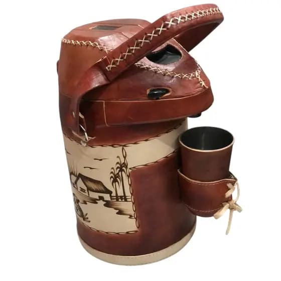 Garrafa Térmica revestida em Couro de 2,5L 4,0L 5,0L- Ideal Para Tereré ou Chimarrão envio imediato