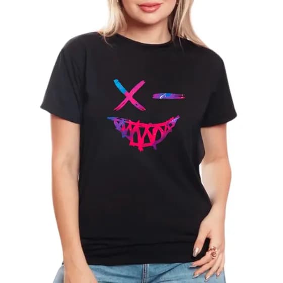 Camiseta Tumblr Feminina Estilo Tumblr Sorriso Travesso Piscando - LANÇAMENTO ESPECIAL