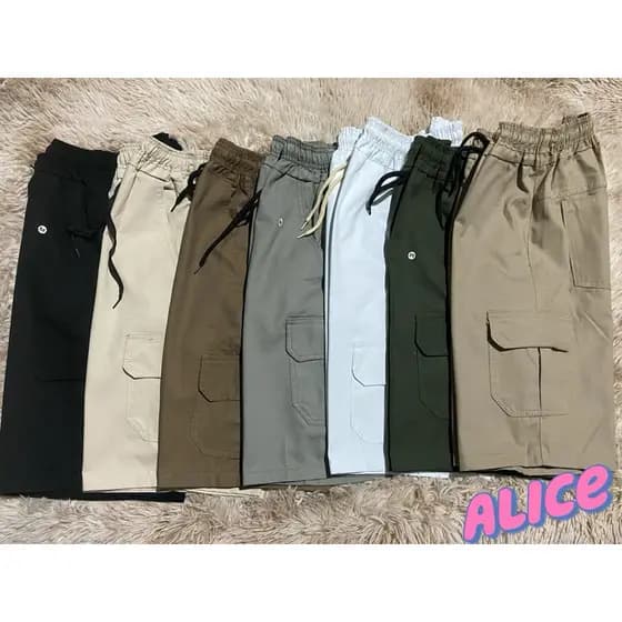 bermuda cargo com 6 bolsos cintura elástica,