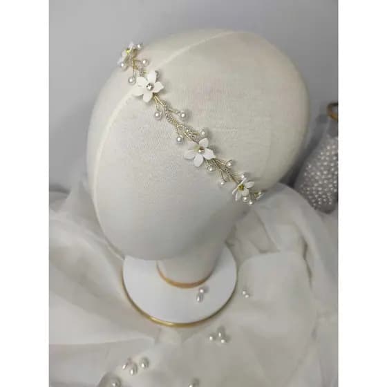 Tiara branca batizado casamento daminha de honra