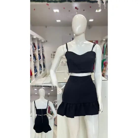 Conjunto Cropped e Saia em Alfaiataria