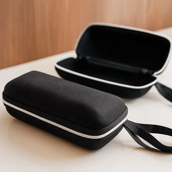 Estojo Case Porta Óculos de Grau ou de Sol com Zíper Cor Preta e Cinza + Flanela