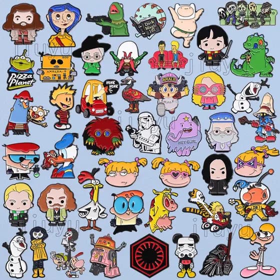 100 Estilos Desenho Animado Anime Broches Pok É Mon Broche De Esmalte Ataque De Alfinete Em Filme De Terror Titan Jóias Coraline Acessórios Presentes