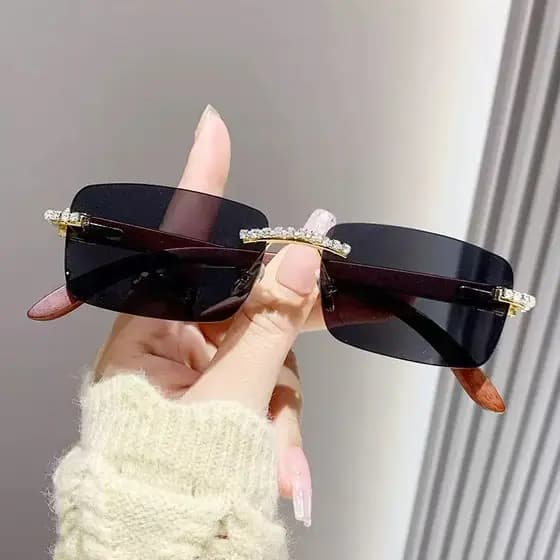 Novos óculos de sol femininos com armação quadrada da moda