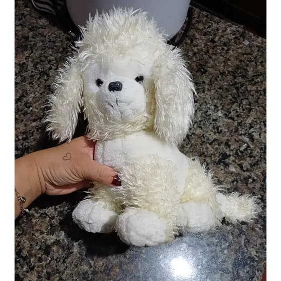 Cachorro Poodle pelúcia