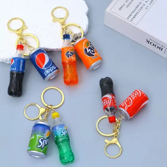 Latas Criativas Em Forma De Refrigerantes Chaveiro Mini Garrafa De Bebida 3D Feminino Masculino Mochila Pingente