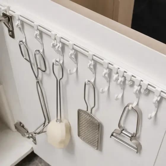 🧰✨ Suporte Organizador de Utensílios com Ganchos Deslizantes 🍴 Adesivo Sem Furo Cozinha 🏠