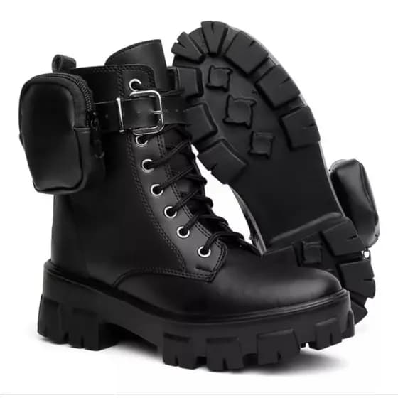 Bota Blogueira Coturno Com Bolsinho Tratorada Feminina