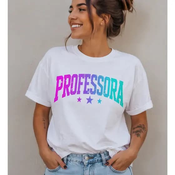 Camiseta Professora Moderna Letras Grande Degrade Casual Confortável