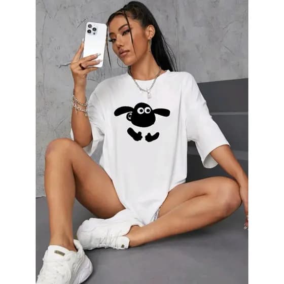 Camiseta Shaun Carneiro Fofo Oversized Feminina Manga Curta Aesthetic Básica