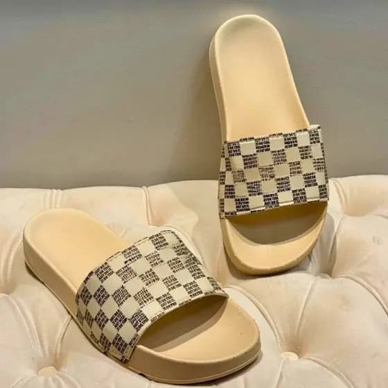 Chinelo Slide Adulto Menino e Menina Verão Moda Versátil Estiloso Varias Cores