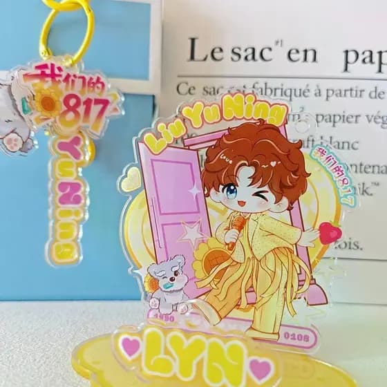 Venda quente Novos produtos Liu Yuning 817 Mercadoria Suporte de telefone acrílico de alto valor Suporte criativo Ventil