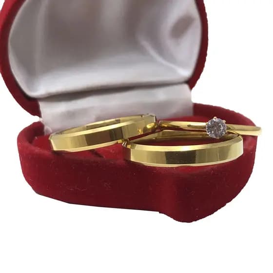 Par de Aliança Chanfrada Anatômica Dourada Clássica Fina 4mm de Casamento/Noivado/Compromisso/Namoro Acompanha Caixinha dePar de Aliança Chanfrada Anatômica Dourada Clássica Fina 4mm de Casamento/Noivado/Compromisso/Namoro Acompanha Caixinha de