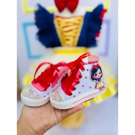 tênis botinha personalizado tema branca de neve