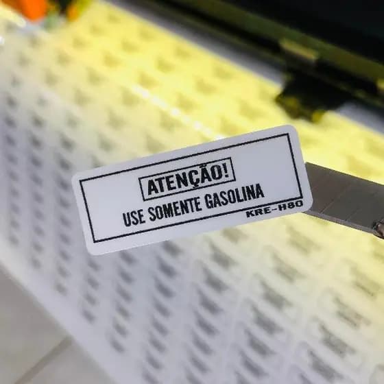 Adesivo de Advertência (USE SOMENTE GASOLINA) ETIQUETA DE PRECAUÇÃO – TANQUE START160 (2016 A 2021)