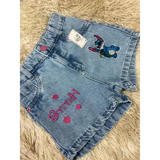 Shorts jeans infantil , stitch e chepa.