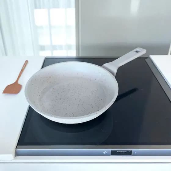 FRIGIDEIRA DE ALUMÍNIO REVESTIMENTO CERÂMICO COR BEGE 20CM DIÂMETRO