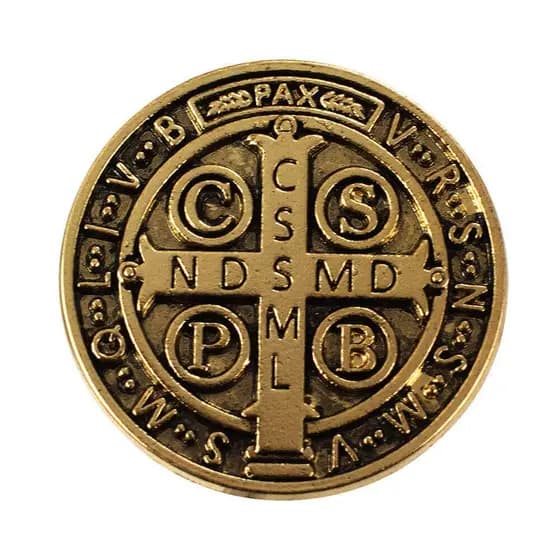 Broche Medalhão São Bento Dourado 2.5x2.5cm