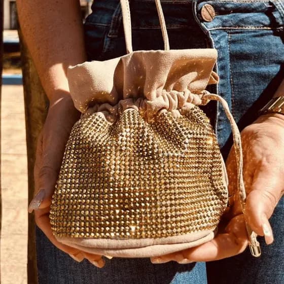 Bolsa de Festa Glamour com Strass e Design Elegante