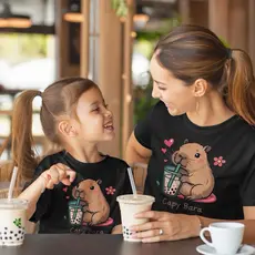 Kit Camiseta Mãe e Filha Capivara Cute Algodão | Blusa Combinando Adulto e Infantil | Look Família Fofo